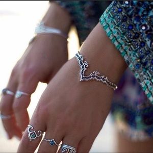 V Cuff